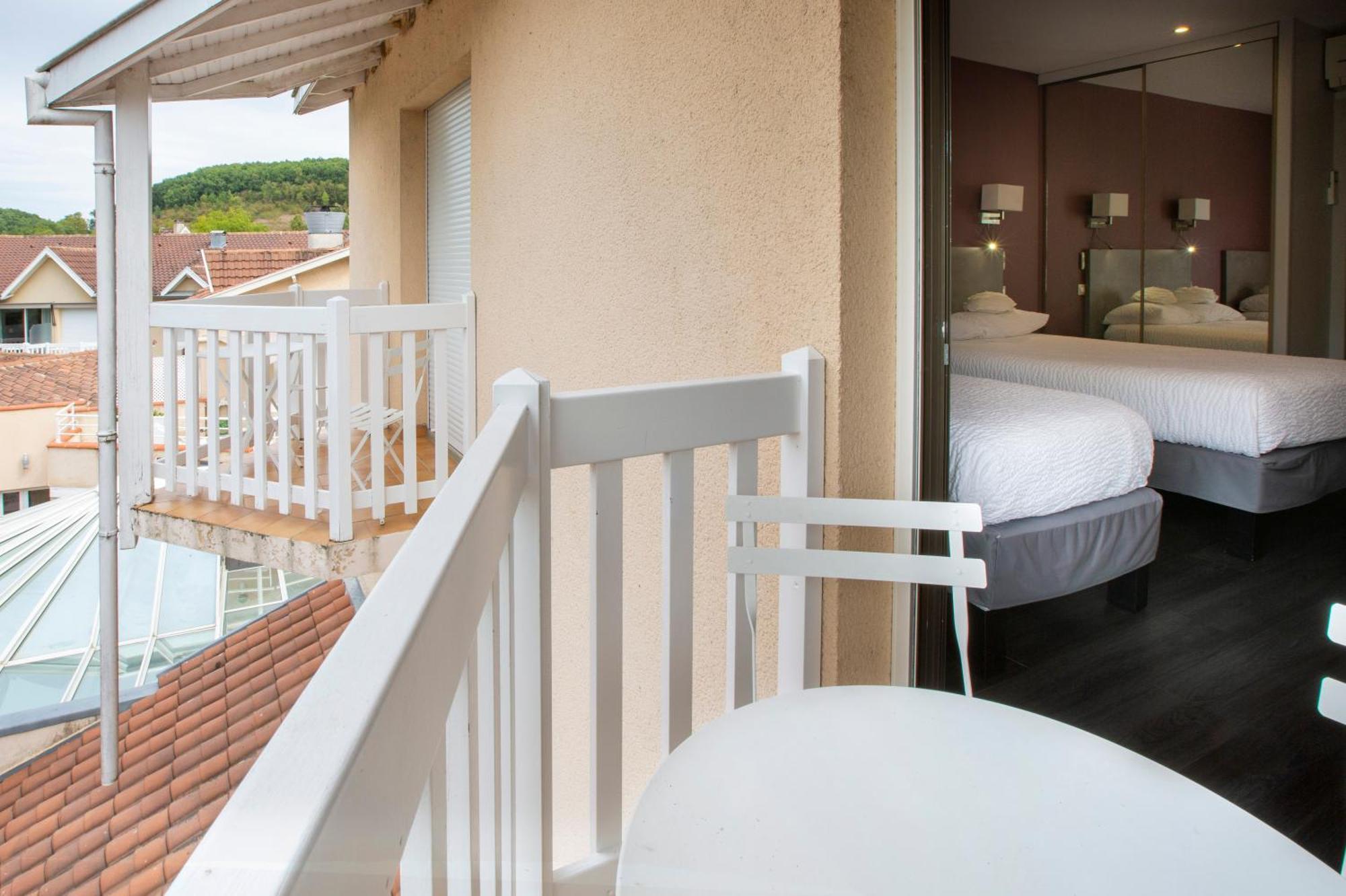Logis Hotel - Restaurant - Spa - Le Relais De Farrou วีย์ฟร็องเช-เดอ-ฮูแอเก ภายนอก รูปภาพ